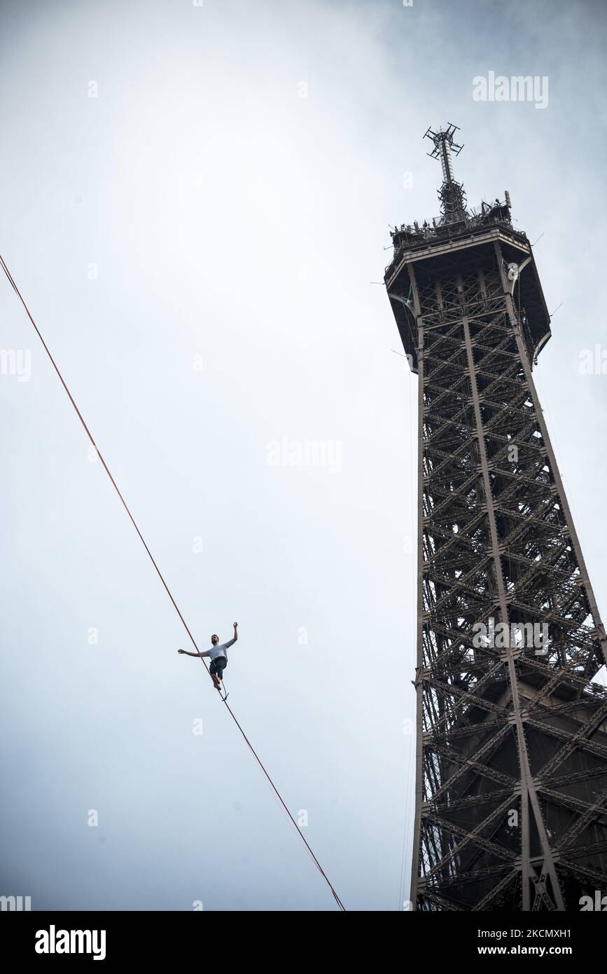 Am 18. September 2021 wird der französische Highliner Nathan Paulin auf