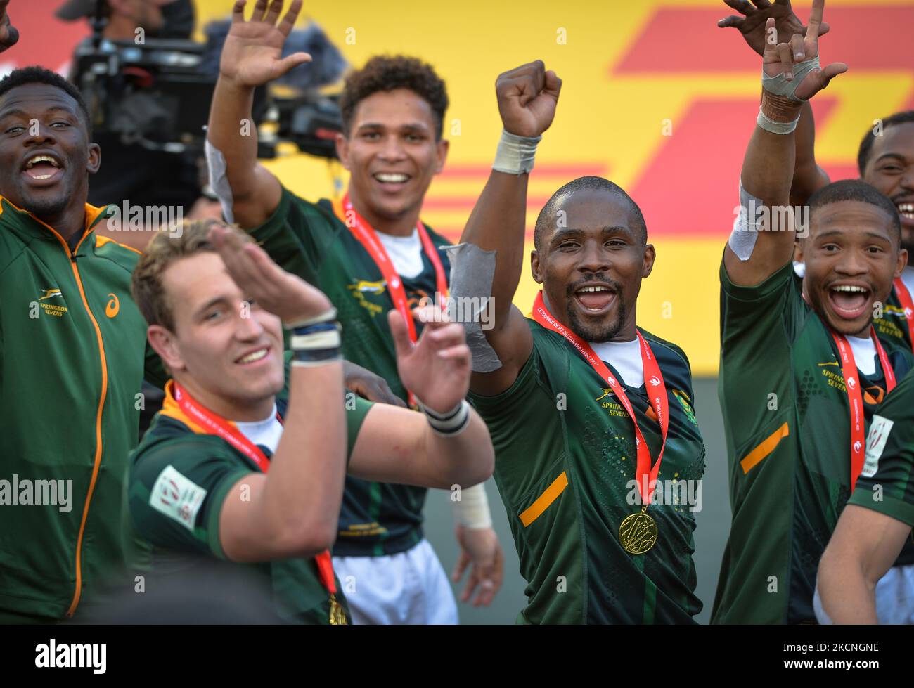 Mitglieder des südafrikanischen Rugby-Sevens-Teams feiern im Commonwealth Stadium in Edmonton nach dem Gewinn der HSBC World Rugby Seven Series 2021. Am Sonntag, den 26. September 2021, in Edmonton, Alberta, Kanada. (Foto von Artur Widak/NurPhoto) Stockfoto