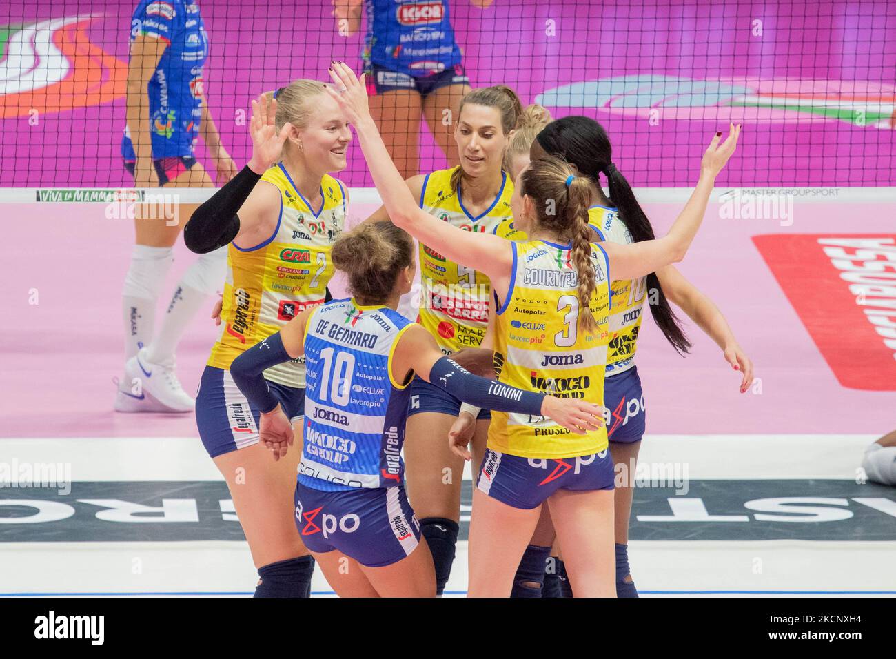 Team von Imoco Volley Conegliano während der italienischen Supercup-Frauen Imoco Volley Conegliano gegen Igor Gorgonzola Novara am 02. Oktober 2021 im PalaPanini in Modena, Italien (Foto von Letizia Valle/LiveMedia/NurPhoto) Stockfoto