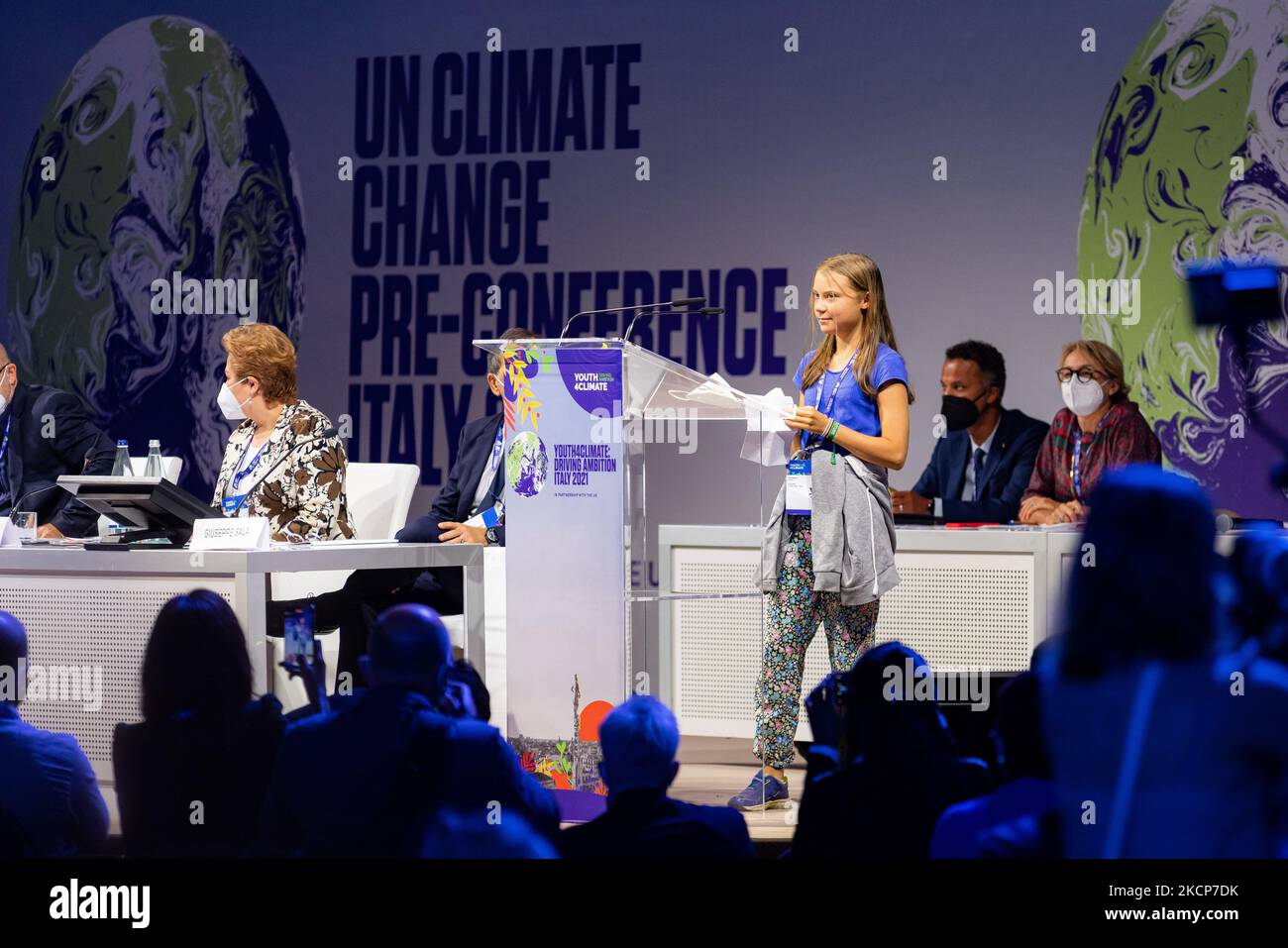 Die schwedische Klimaaktivistin Greta Thunberg nimmt am 28. September 2021 an der Pre-COP-Veranstaltung Youth4Climate im MiCo Convention Center in Mailand, Italien, Teil. (Foto von Alessandro Bremec/NurPhoto) Stockfoto