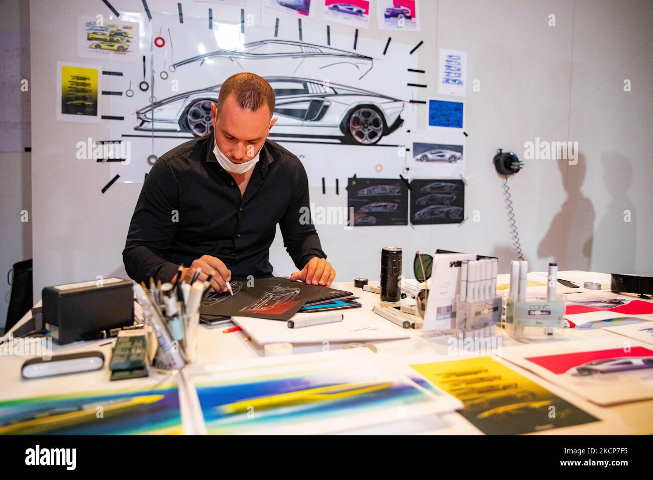 Gesamtansicht der Ausstellung SuperDesign Show im Superstudio Più während der Fuorisalone für die Milan Design Week 2021 am 07. September 2021 in Mailand, Italien. (Foto von Alessandro Bremec/NurPhoto) Stockfoto