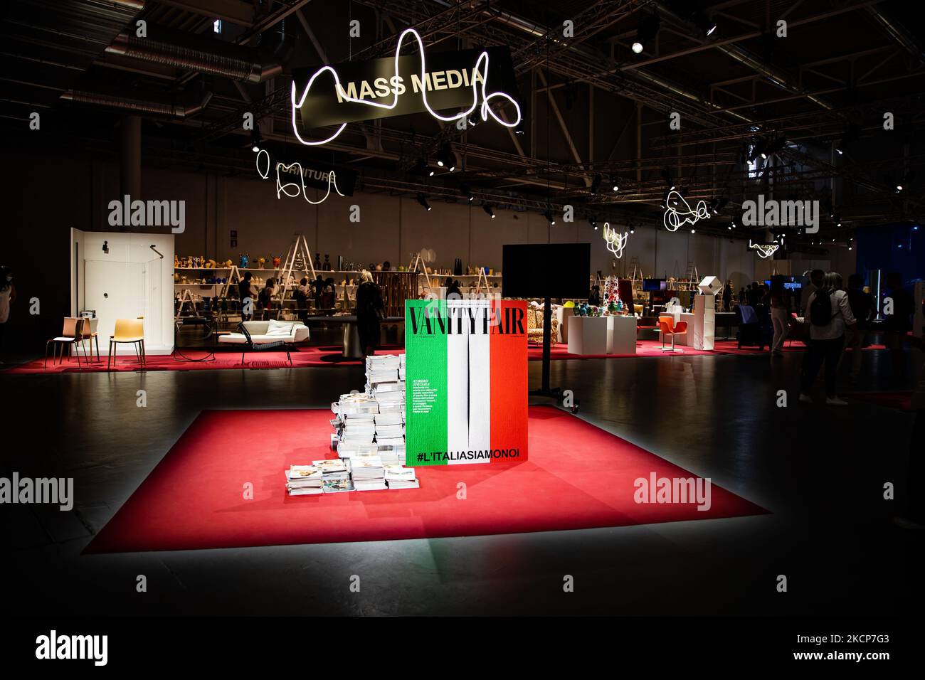 Gesamtansicht der Ausstellung SuperDesign Show im Superstudio Più während der Fuorisalone für die Milan Design Week 2021 am 07. September 2021 in Mailand, Italien. (Foto von Alessandro Bremec/NurPhoto) Stockfoto