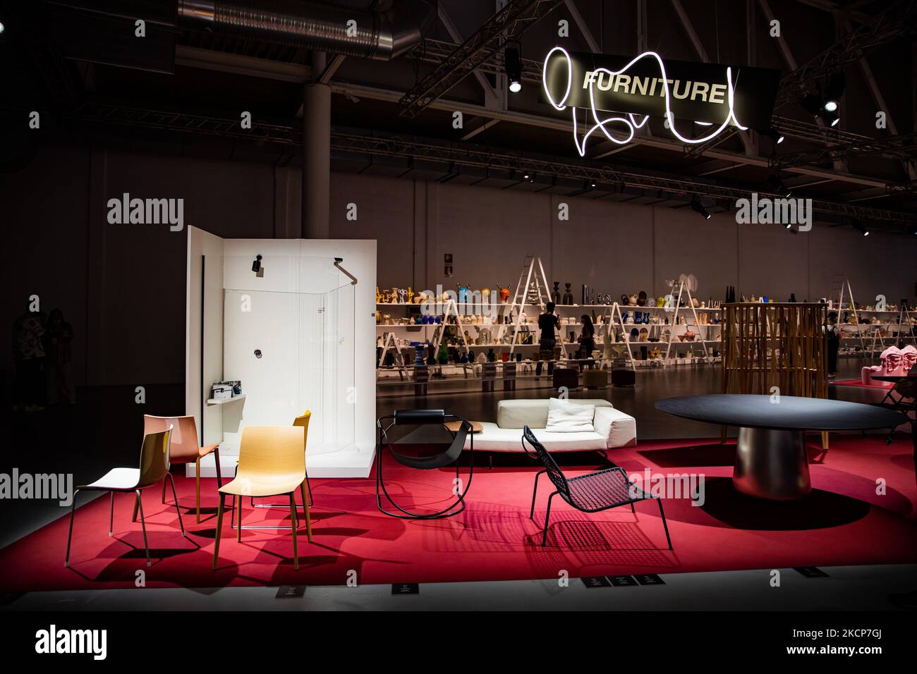 Gesamtansicht der Ausstellung SuperDesign Show im Superstudio Più während der Fuorisalone für die Milan Design Week 2021 am 07. September 2021 in Mailand, Italien. (Foto von Alessandro Bremec/NurPhoto) Stockfoto