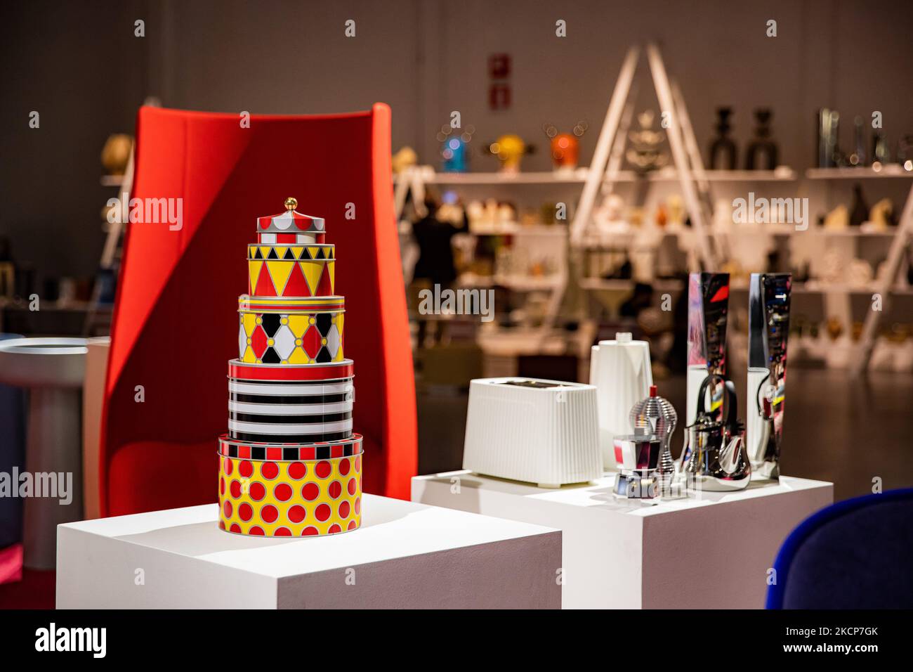 Gesamtansicht der Ausstellung SuperDesign Show im Superstudio Più während der Fuorisalone für die Milan Design Week 2021 am 07. September 2021 in Mailand, Italien. (Foto von Alessandro Bremec/NurPhoto) Stockfoto