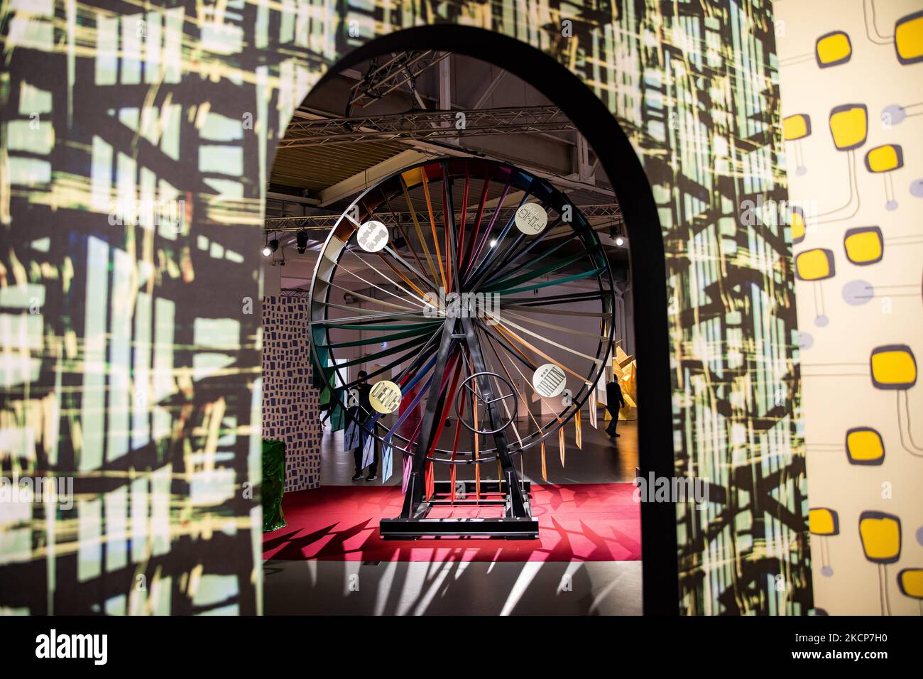 Gesamtansicht der Ausstellung SuperDesign Show im Superstudio Più während der Fuorisalone für die Milan Design Week 2021 am 07. September 2021 in Mailand, Italien. (Foto von Alessandro Bremec/NurPhoto) Stockfoto