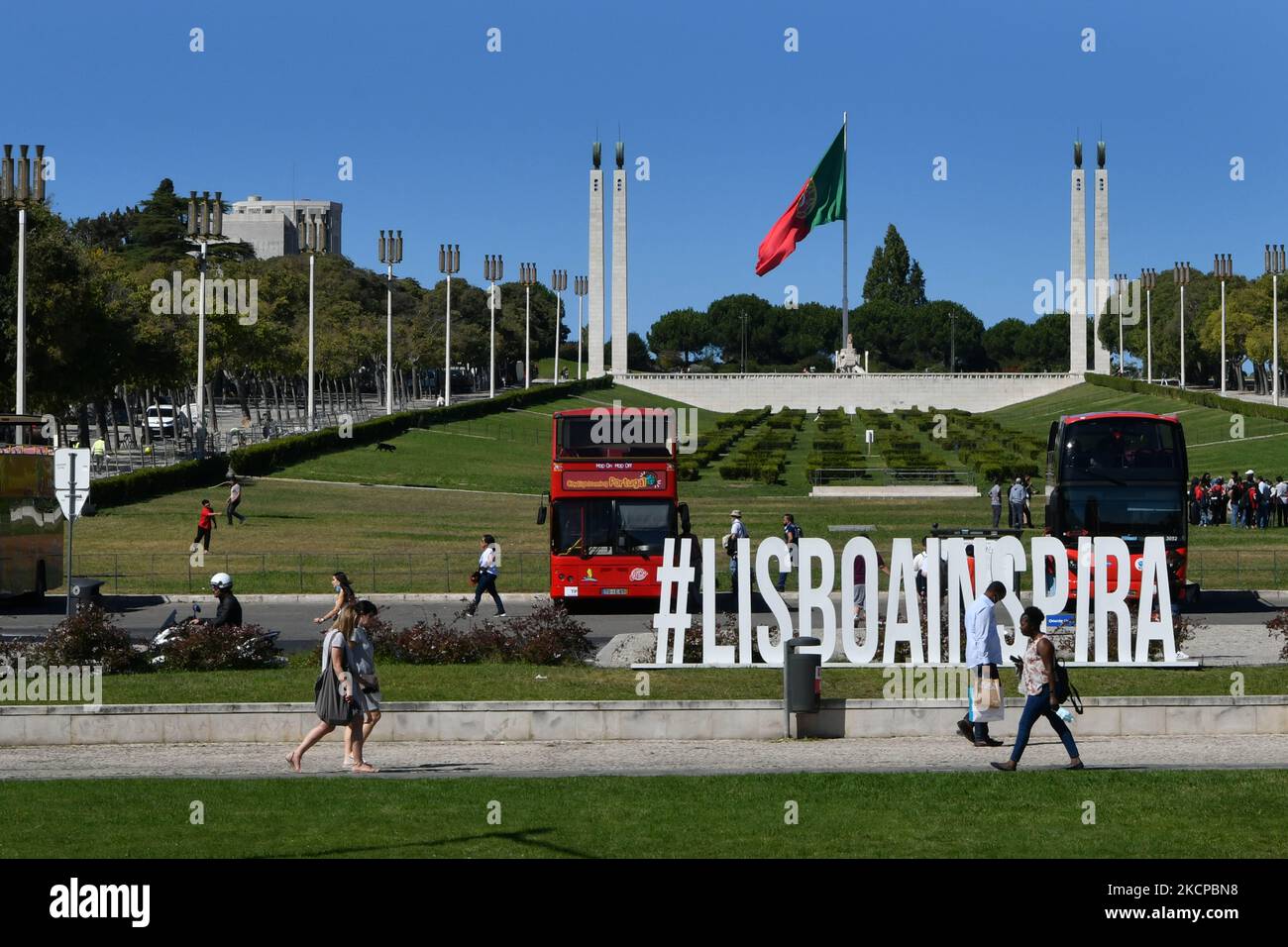 Gesamtansicht der Parkgärten Eduardo VII, Lissabon. 07. Oktober 2021. Portugal hat etwa neun Millionen Menschen mit mindestens einer Dosis des Covid-19-Impfstoffs geimpft, was 87 % der Bevölkerung entspricht, so der Impfbericht der Generaldirektion Gesundheit (DGS). (Foto von Jorge Mantilla/NurPhoto) Stockfoto