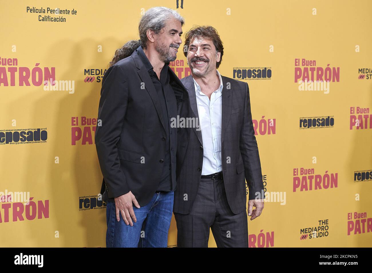 Fernando Leon de Aranoa, Javier Bardem bei der Filmpremiere „El buen Patron“ im Kino Callao in Madrid, Spanien (Foto: Carlos Dafonte/NurPhoto) Stockfoto