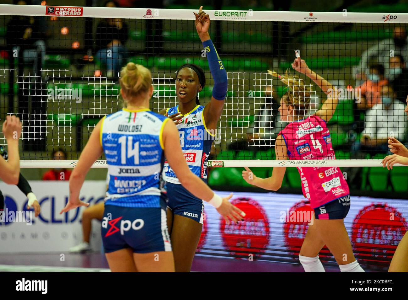 Das Glück von Paola Egonu (Conegliano) während des italienischen Volleyball Serie A1 Frauenmatches Imoco Volley Conegliano gegen Igor Gorgonzola Novara am 21. Oktober 2021 im Palaverde in Treviso, Italien (Foto von Ettore Griffoni/LiveMedia/NurPhoto) Stockfoto
