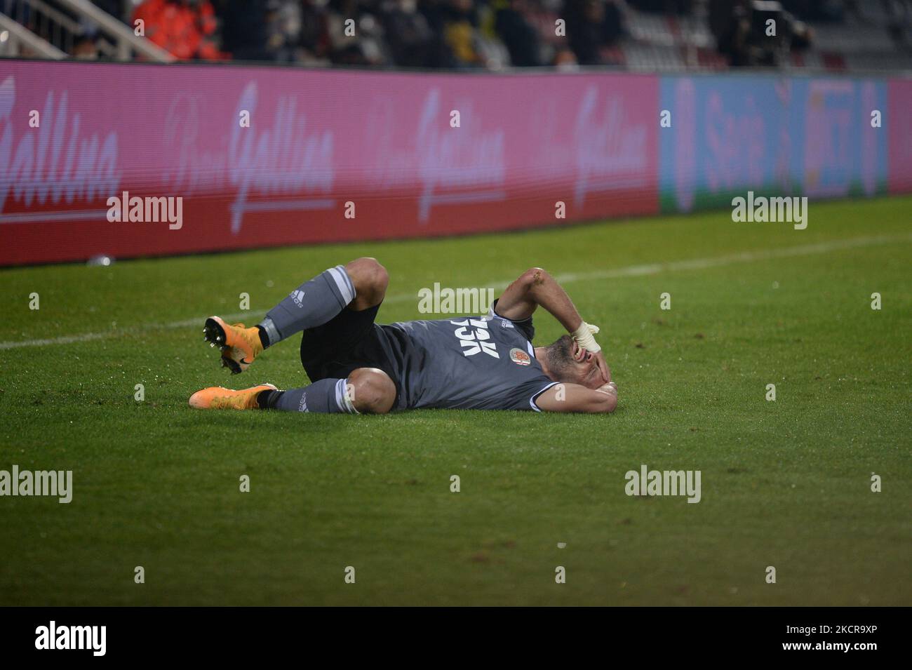 Luca Parodi von US Alessandria verletzte sich beim Seri B Match zwischen Alessandria Calcio und Crotone am 22. Oktober 2021 in Alessandria im Stadio Moccagatta in Italien (Foto: Alberto Gandolfo/NurPhoto) Stockfoto