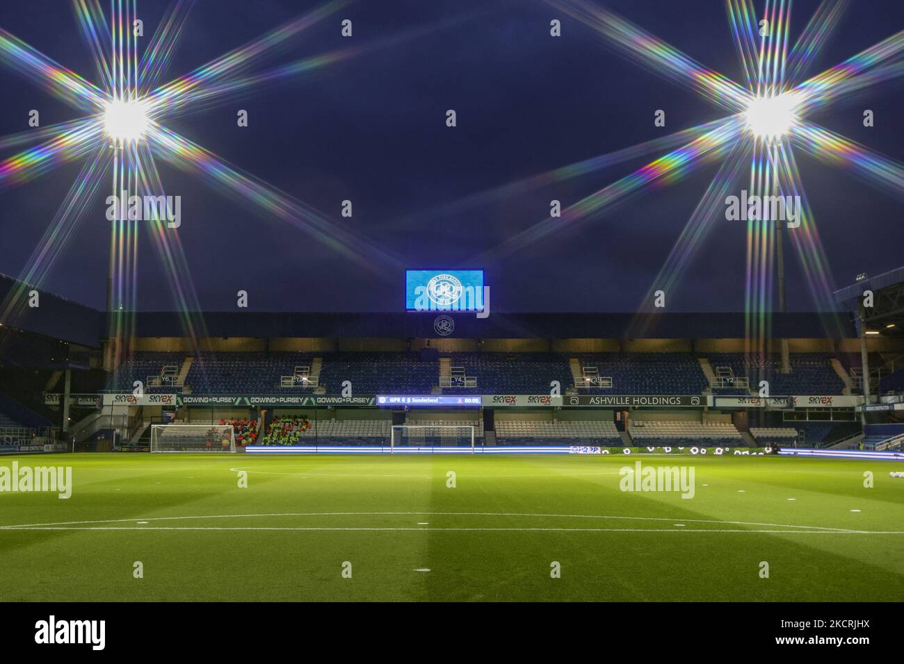 QPR-Stadion vor dem Carabao Cup-Spiel zwischen Queens Park Rangers und Sunderland im Kiyan Prince Foundation Stadium., London am Dienstag, den 26.. Oktober 2021. (Foto von Ian Randall/MI News/NurPhoto) Stockfoto