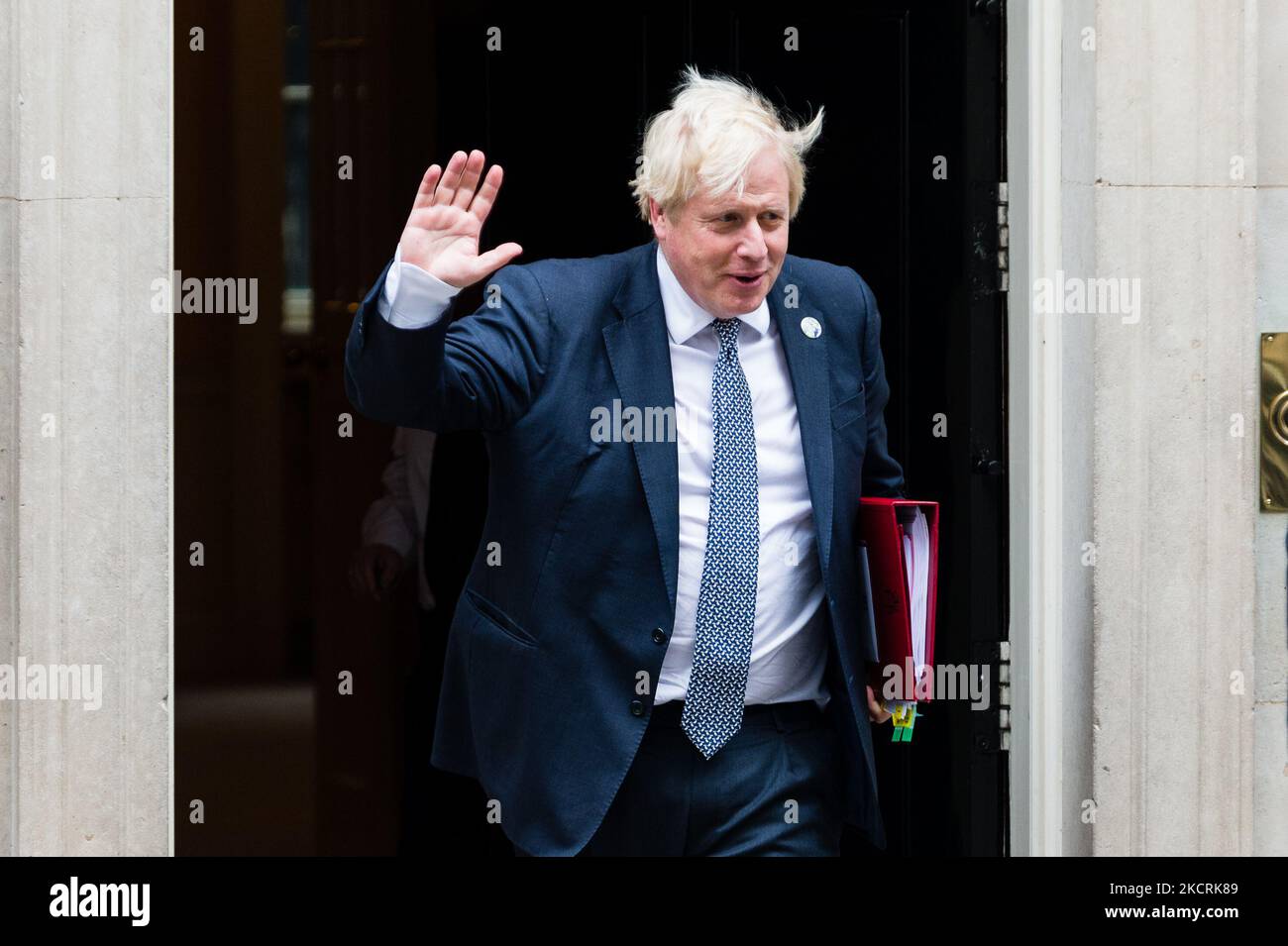 Boris Johnson, britischer Premierminister, verlässt die Downing Street Nr. 10 in London, Großbritannien, am 3. Juli 2021. Der britische Finanzminister Sunak wird den Herbsthaushalt der Regierung mit neuen Prognosen des Office of Budget Responsibility auslegen. (Foto von Maciek Musialek/NurPhoto) Stockfoto