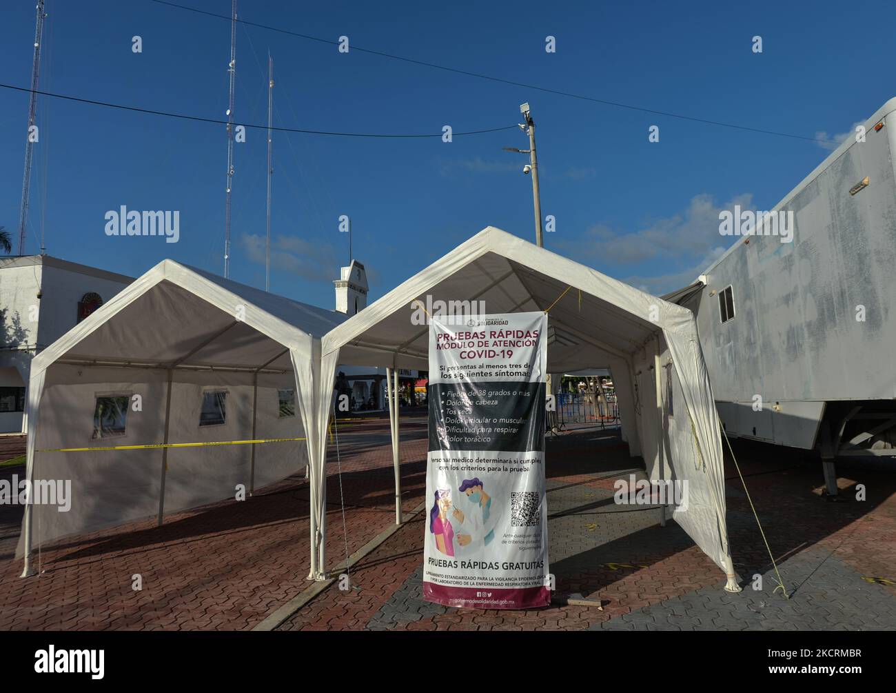 Ein leeres Covid-19 Test Center in Playa Del Carmen. Am Mittwoch, den 27. Oktober 2021, in Playa Del Carmen, Quintana Roo, Mexiko. (Foto von Artur Widak/NurPhoto) Stockfoto