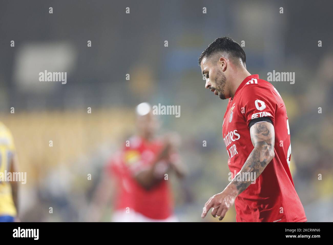 Nemanja Radonjic in Aktion während des Spiels um Liga BWIN zwischen Estoril Praia und SL Benfica, in Estádio Coimbra da Mota, Estoril, Portugal, 30. Oktober, 2021 (Foto von João Rico/NurPhoto) Stockfoto