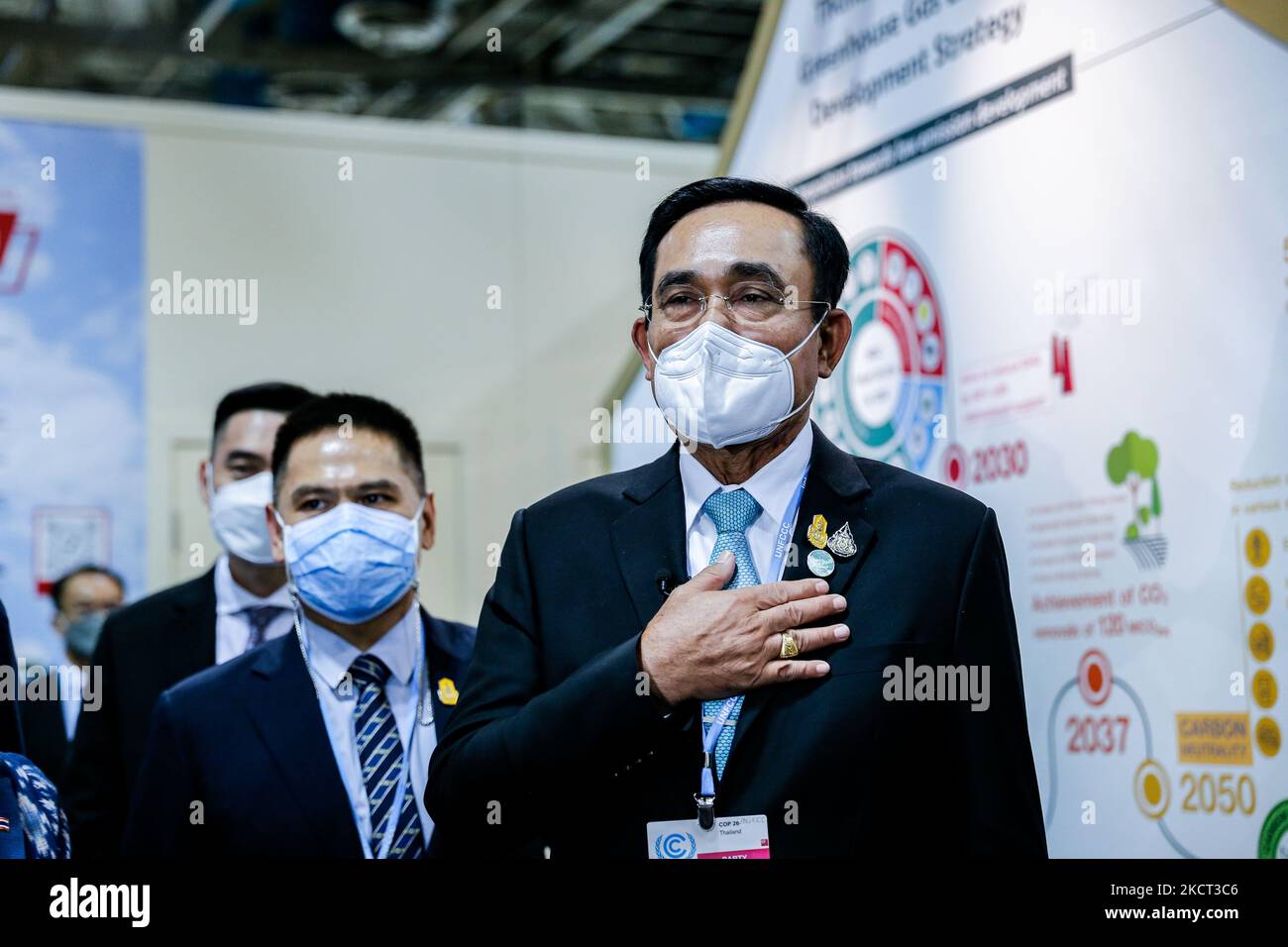 Prayuth Chan-ocha, Premierminister Thailands, bei der UN-Klimakonferenz COP26 2021, die von der UNFCCC am 1. November COP26 auf dem Scottish Event Campus in Glasgow, Schottland, abgehalten wurde. Die Staatsoberhäupter kamen zu einem zweitägigen Gipfel in Glasgow an. COP26, die vom 31. Oktober bis 12. November in Glasgow stattfindet, wird die bedeutendste Klimakonferenz seit dem Pariser Gipfel 2015 sein, da die Nationen voraussichtlich neue Treibhausgasemissionsziele festlegen werden, um die globale Erwärmung zu verlangsamen und andere wichtige Verpflichtungen zu festigen. (Foto von Dominika Zarzycka/NurPhoto) Stockfoto