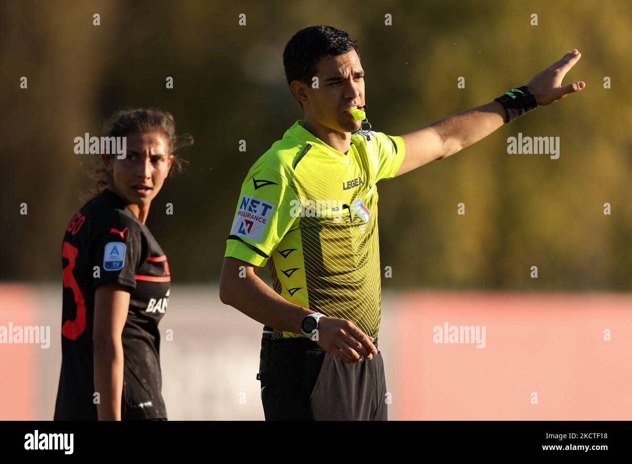 Die Schiedsrichterin Simone Gauzolino beim italienischen Fußballspiel Serie A Frauen AC Mailand gegen Empoli Damen am 07. November 2021 im Vismara Stadion in Mailand, Italien (Foto von Francesco Scaccianoce/LiveMedia/NurPhoto) Stockfoto