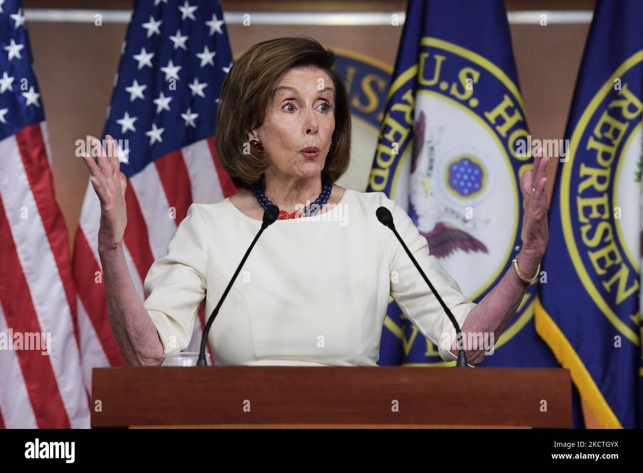 Die Sprecherin des Hauses, Nancy Pelosi (D-CA), spricht heute während ihrer wöchentlichen Pressekonferenz am 04. November 2021 im HVC/Capitol Hill in Washington DC, USA. (Foto von Lenin Nolly/NurPhoto) Stockfoto