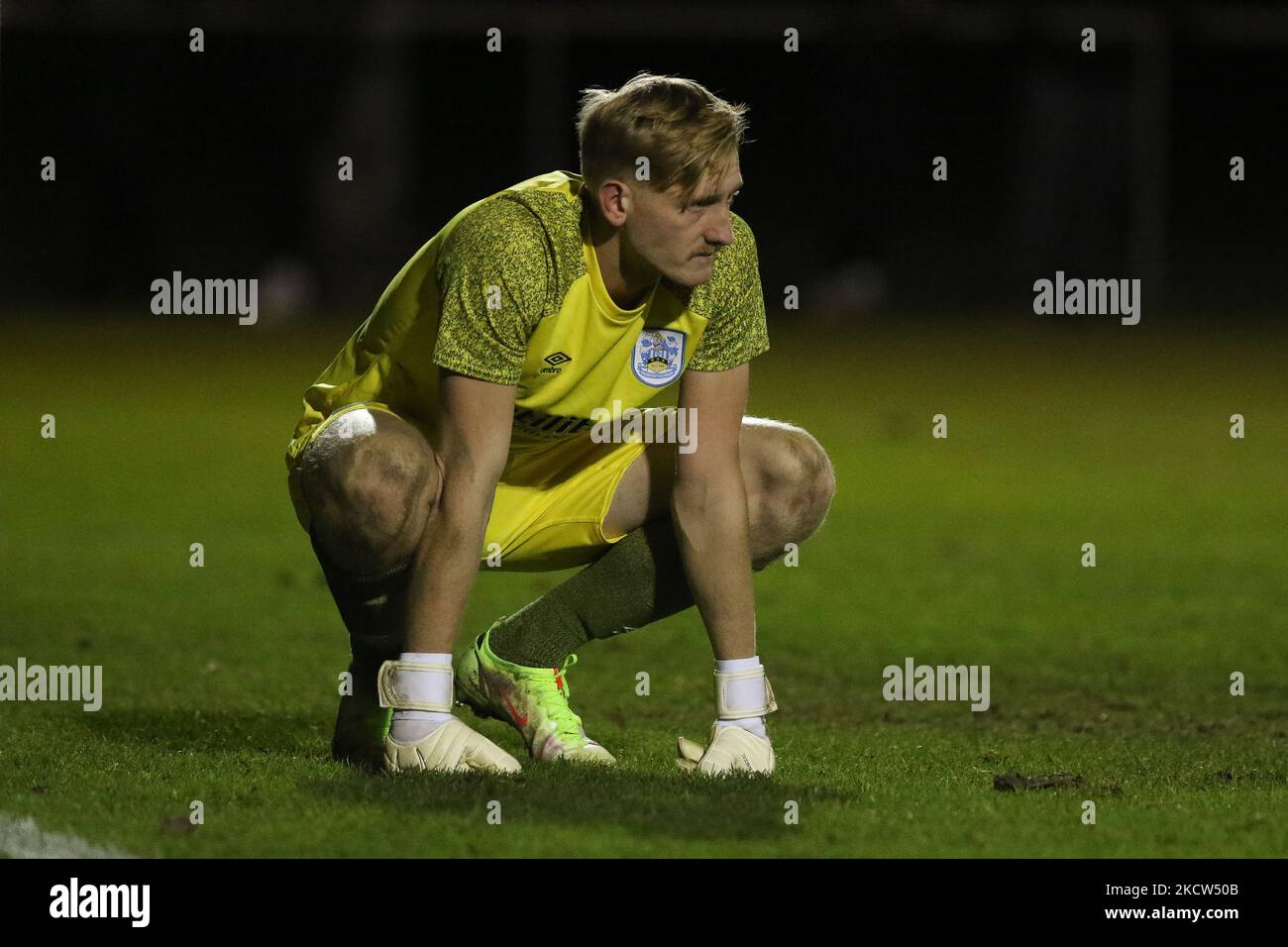 Ryan Schofield aus Huddersfield Town, gesehen während des Premier League 2 Cup-Spiels zwischen Newcastle United und Huddersfield Town am Mittwoch, den 17.. November 2021 im Northumberland FA Headquarters, Whitley Park, Newcastle. (Foto von will Matthews/MI News/NurPhoto) Stockfoto