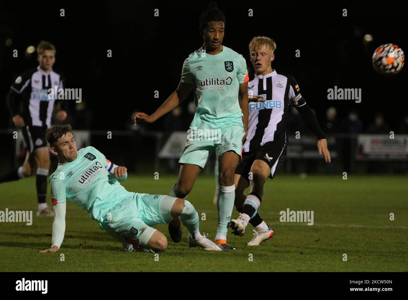 Ben Jackson von Huddersfield Town in Aktion während des Premier League 2 Cup-Spiels zwischen Newcastle United und Huddersfield Town am Mittwoch, den 17.. November 2021 im Northumberland FA Headquarters, Whitley Park, Newcastle. (Foto von will Matthews/MI News/NurPhoto) Stockfoto