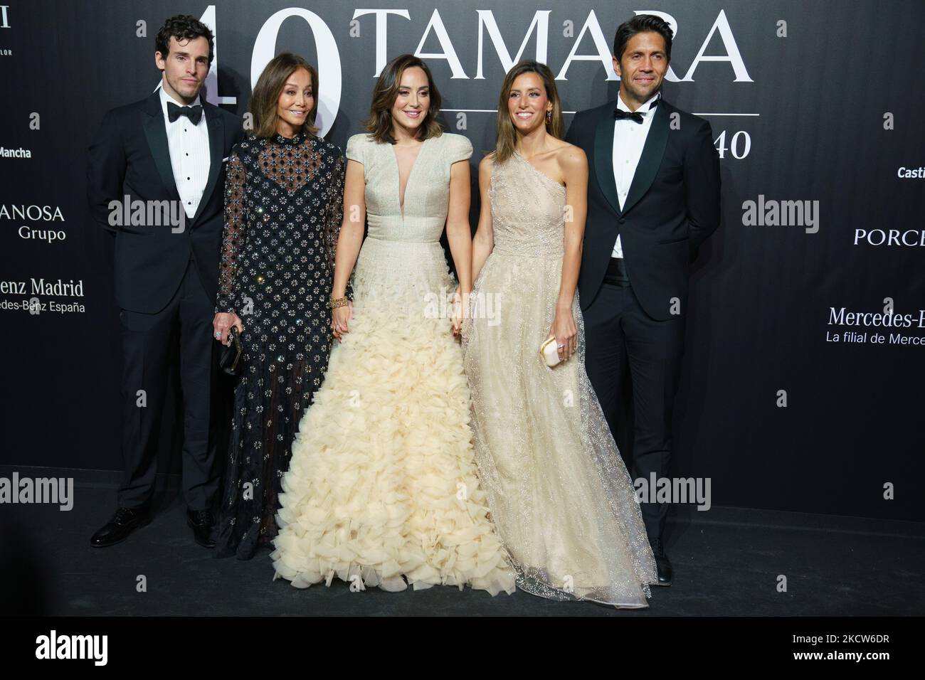 Tamara Falco, Iñigo Onieva, Isabel Preysler, Ana Boyer und Fernando Verdasco Tamara Falco, Iñigo Onieva, Isabel Preysler, Ana Boyer und Fernando Verdasco Tamara Falco während ihrer 40.-jährigen Tamara Falco-Party im Santoña-Palast in Madrid 19. November 2021 Spanien (Foto von Oscar Gonzalez/NurPhoto) Stockfoto