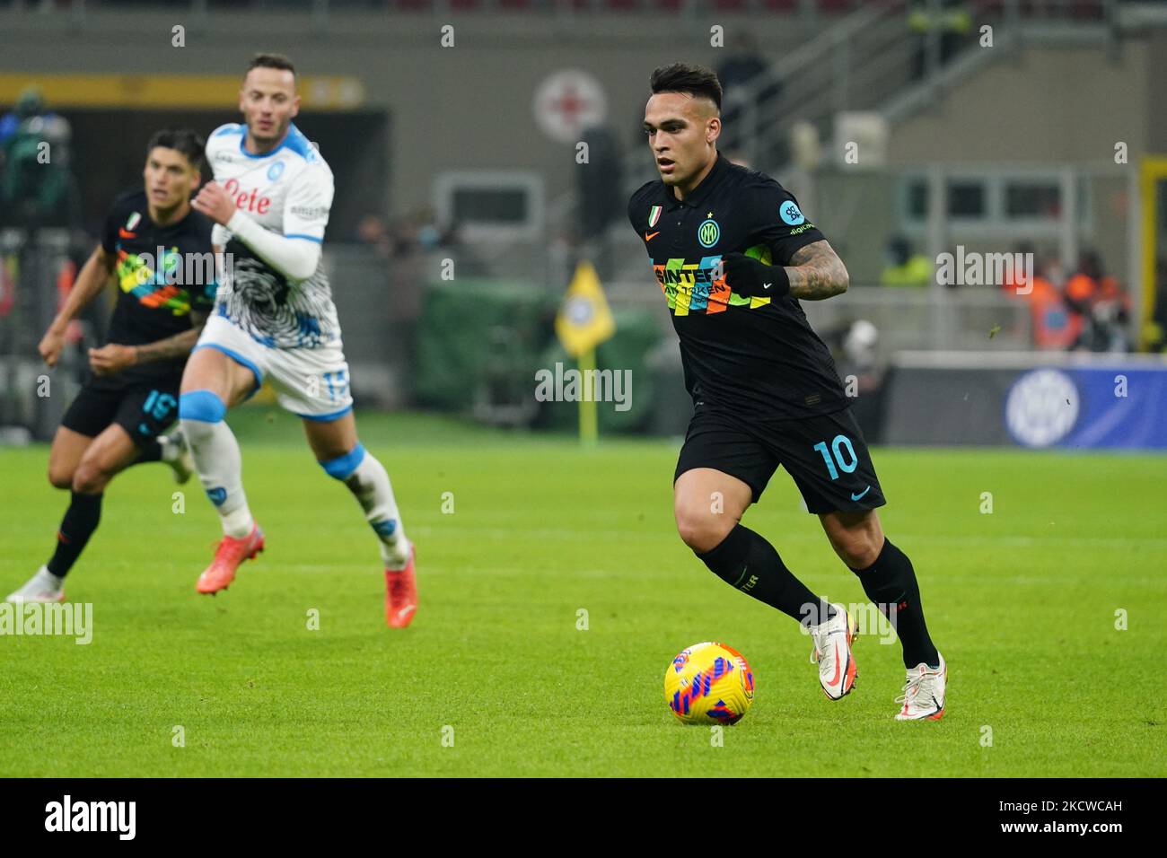 Lautaro Martinez (FC Inter) beim spiel der italienischen Fußballserie A Inter - FC Internazionale gegen SSC Napoli am 21. November 2021 im San Siro Stadion in Mailand, Italien (Foto: Luca Rossini/LiveMedia/NurPhoto) Stockfoto