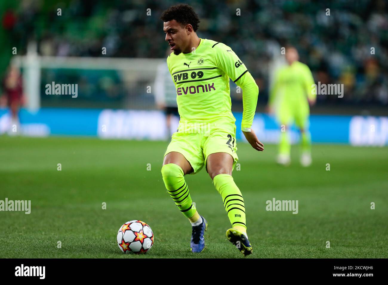 Donyell Malen von Borussia Dortmund während des Spiels der Gruppe C - UEFA Champions League zwischen Sporting CP und Borussia Dortmund im Estadio Jose Alvalade am 24. November 2021 in Lissabon, Portugal. (Foto von Paulo Nascimento/NurPhoto) Stockfoto