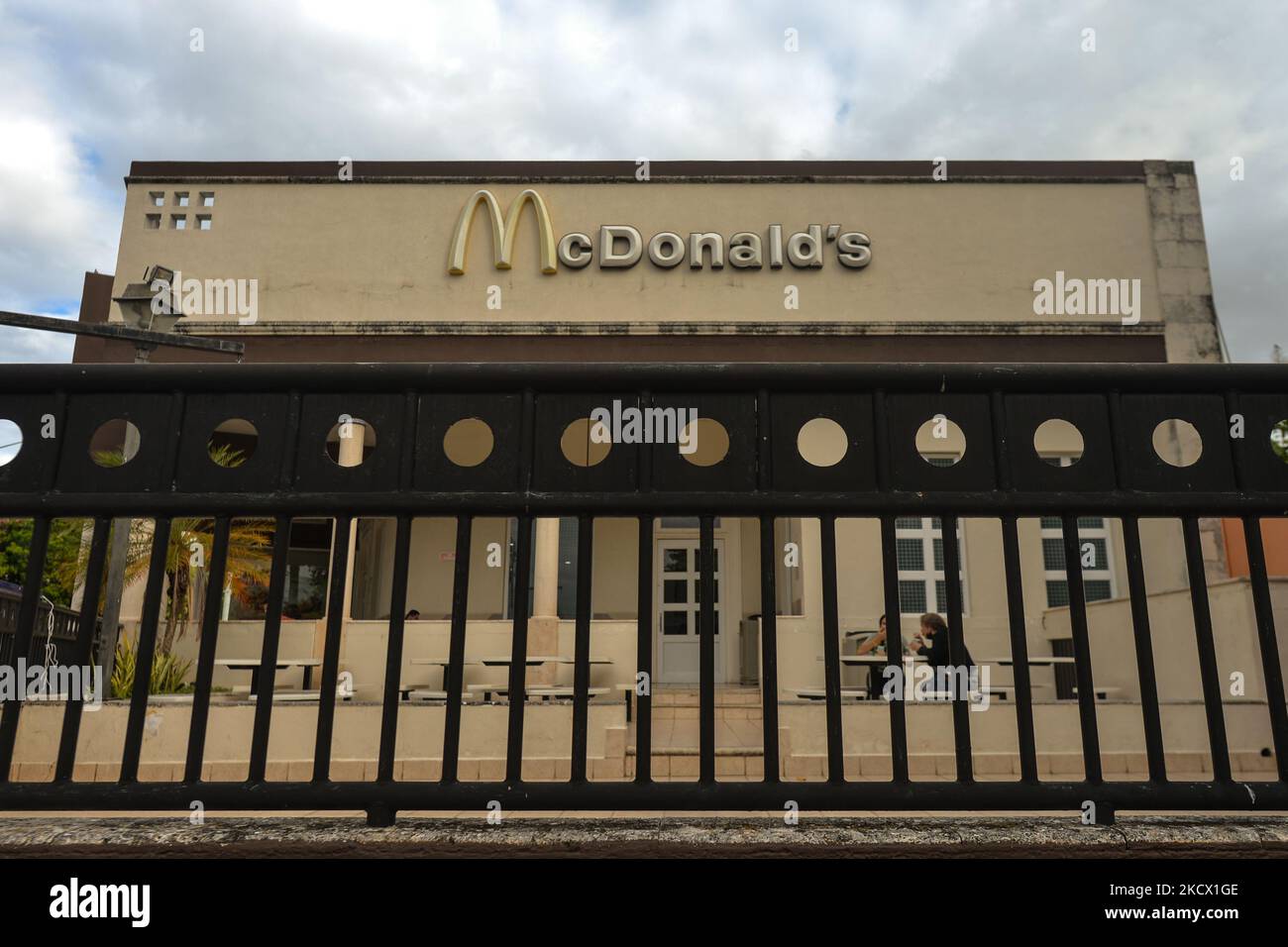 McDonalds Restaurant am Paseo de Montejo, einer bemerkenswerten Straße von Mérida. Am Dienstag, den 30. November 2021, in Merida, Yucatan, Mexiko. (Foto von Artur Widak/NurPhoto) Stockfoto