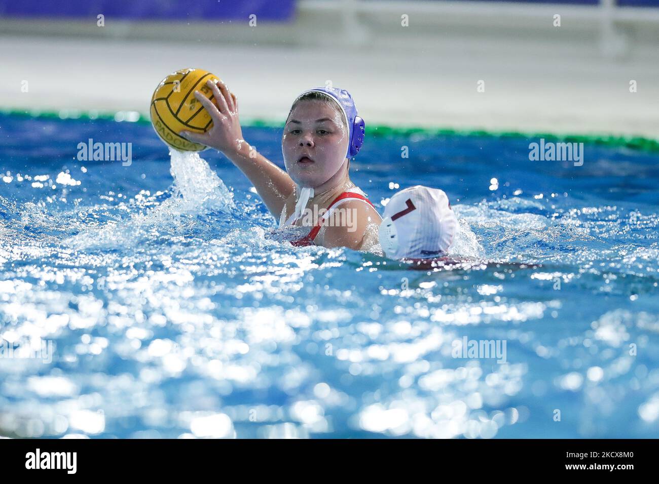 M. Borisova (Plebiscito Padova) beim Wasserball-Spiel der italienischen Serie A1 Frauen mit SIS Roma gegen Plebiscito Padova am 04. Dezember 2021 im Polo Natatorio in Roma, Italien (Foto: Luigi Mariani/LiveMedia/NurPhoto) Stockfoto