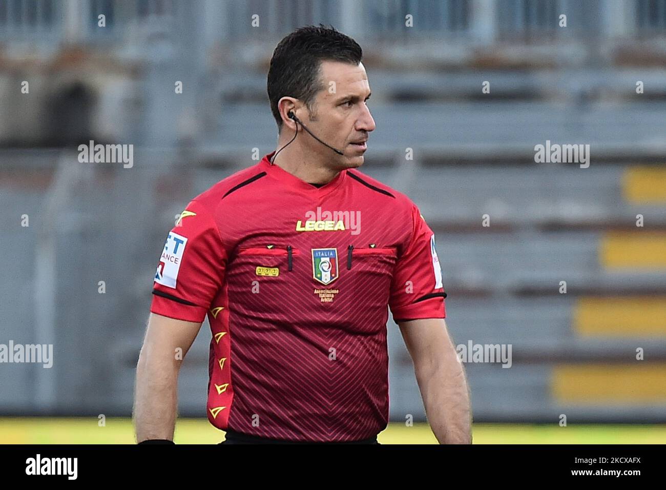 Der Schiedsrichter Daniele Doveriw beim italienischen Fußballspiel der Serie B Como 1907 gegen AC Pisa am 04. Dezember 2021 im Stadio Giuseppe Sinigaglia in Como, Italien (Foto: Gabriele Masotti/LiveMedia/NurPhoto) Stockfoto