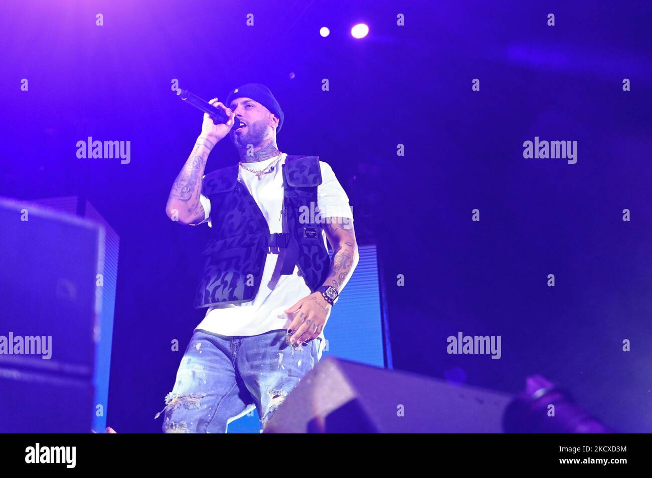 Sängerin Nicky Jam tritt am 06. Dezember 2021 im Wizink Center in Madrid, Spanien, auf (Foto von Oscar Gonzalez/NurPhoto) Stockfoto