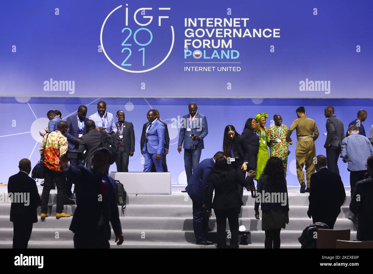 Die Teilnehmer des UN Internet Governance Forum - IGF 2021 fotografieren am 7.. Dezember 2021 im Internationalen Kongresszentrum in Katowice, Polen. Das jährliche IGF-Treffen 16. wird vom 6-10. Bis 20. Dezember von der polnischen Regierung in Katowice unter dem übergeordneten Thema Internet United veranstaltet. (Foto von Beata Zawrzel/NurPhoto) Stockfoto