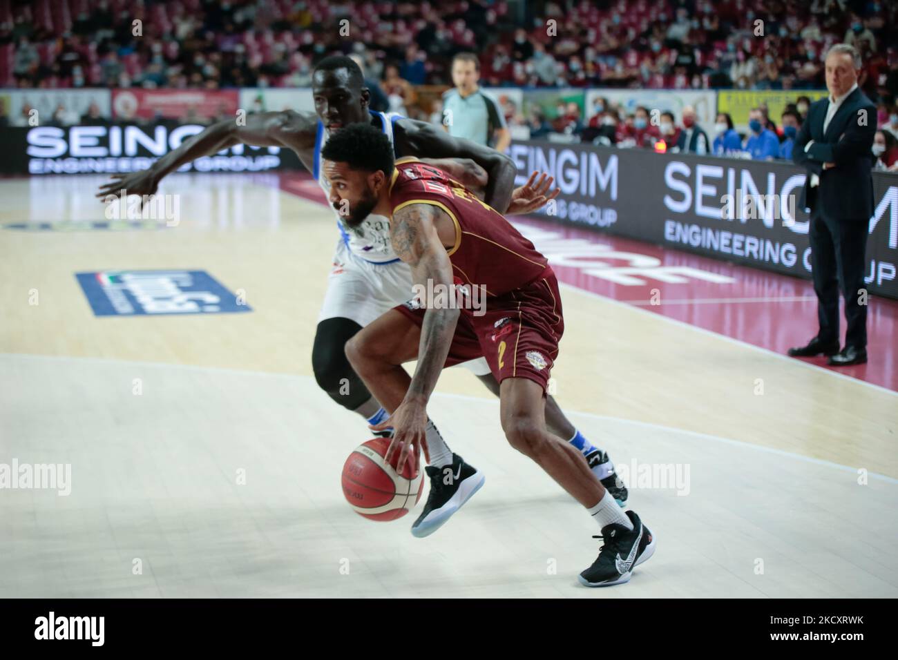 Tarik Phillip (Umana Reyer Venezia) während der italienischen Basketball A Serie Championship Umana Reyer Venezia gegen Banco di Sardegna Sassari am 12. Dezember 2021 im Taliercio in Venedig, Italien (Foto: Mattia Radoni/LiveMedia/NurPhoto) Stockfoto