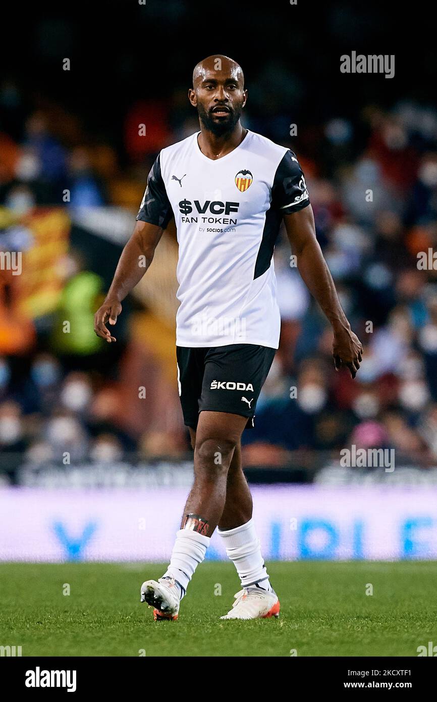 Dimitri Foulquier von Valencia CF schaut während des La Liga Santander Spiels zwischen Valencia CF und Elche CF im Mestalla Stadion am 11. Dezember 2021 in Valencia, Spanien (Foto von David Aliaga/NurPhoto) Stockfoto