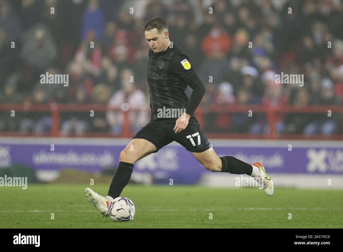 Sean McLoughlin von Hull City in Aktion während des Sky Bet Championship-Spiels zwischen Nottingham Forest und Hull City am City Ground, Nottingham, am Samstag, 18.. Dezember 2021. (Foto von James Holyoak/MI News/NurPhoto) Stockfoto