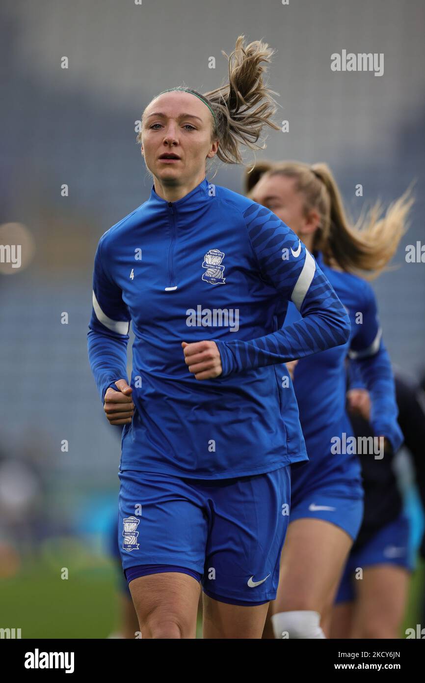 Louise Quinn aus Birmingham City wärmt sich am Sonntag, dem 19.. Dezember 2021, vor dem Barclays FA Women's Super League-Spiel zwischen Leicester City und Birmingham City im King Power Stadium in Leicester auf. (Foto von James Holyoak/MI News/NurPhoto) Stockfoto