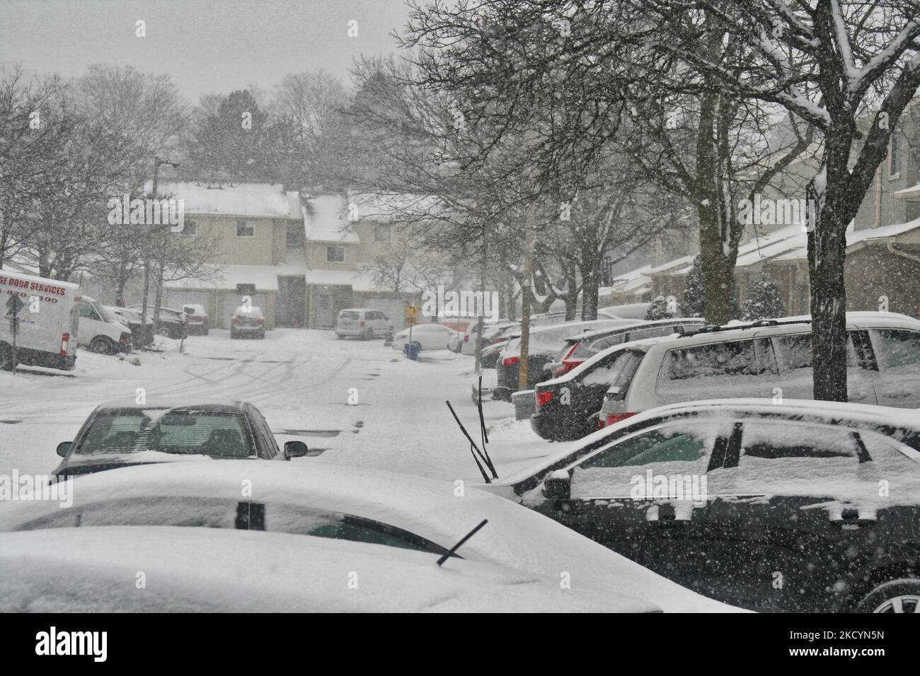 Am 02. Januar 2022 traf ein Schneesturm in Toronto, Ontario, Kanada. Es wird erwartet, dass der Sturm im Großraum Toronto zwischen 5-10 Zentimetern Schnee fallen wird. (Foto von Creative Touch Imaging Ltd./NurPhoto) Stockfoto