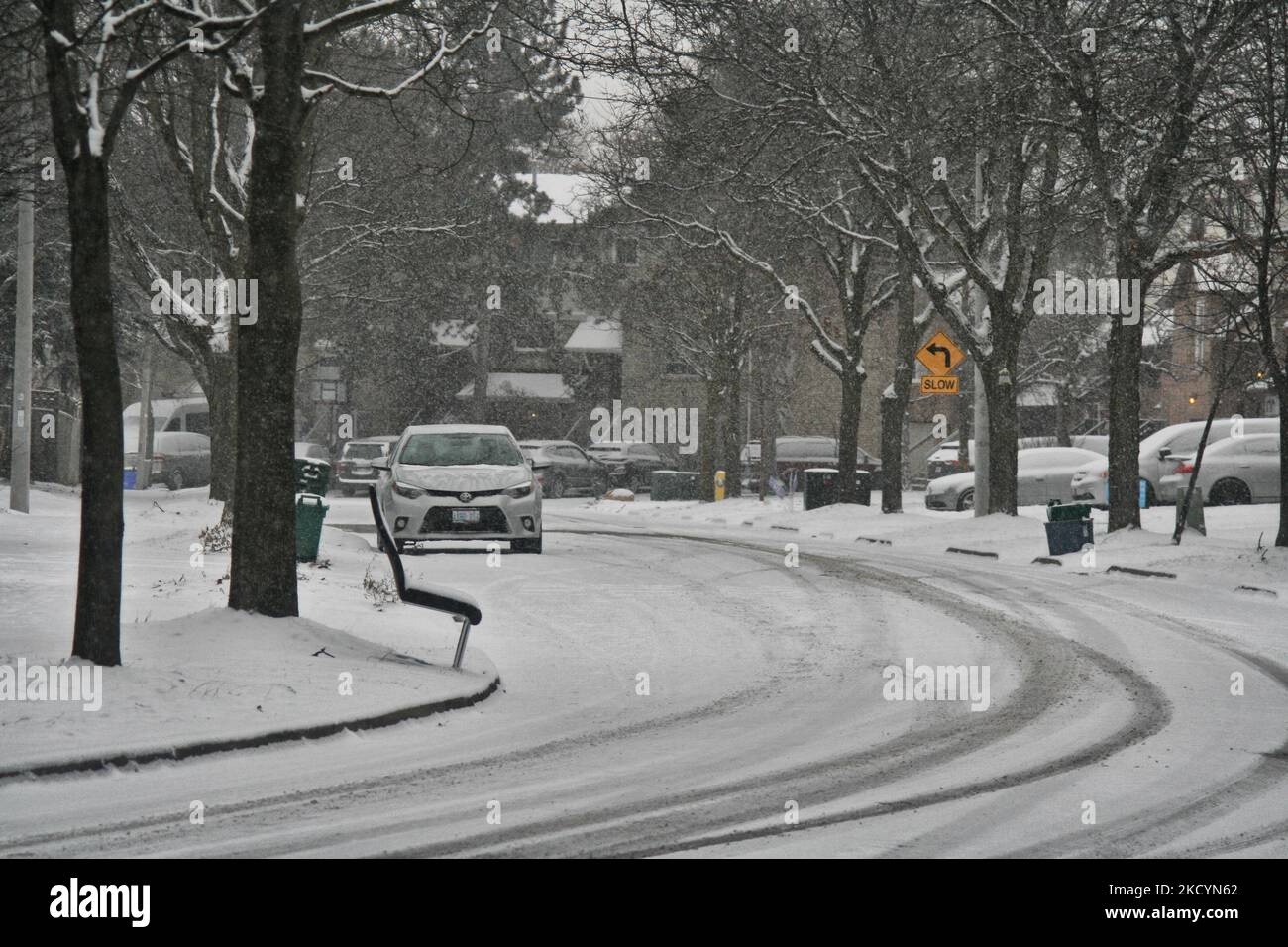Am 02. Januar 2022 traf ein Schneesturm in Toronto, Ontario, Kanada. Es wird erwartet, dass der Sturm im Großraum Toronto zwischen 5-10 Zentimetern Schnee fallen wird. (Foto von Creative Touch Imaging Ltd./NurPhoto) Stockfoto