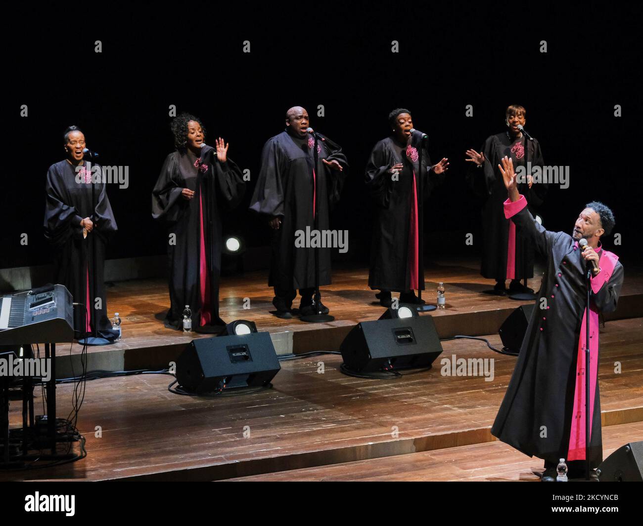 Eric Waddell & The Abundant Life Singers während des Musikkonzerts Eric Waddell & The Abundant Life Singers am 29. Dezember 2021 im Ristori Theather in Verona, Italien (Foto: Maria Cristina Napolitano/LiveMedia/NurPhoto) Stockfoto