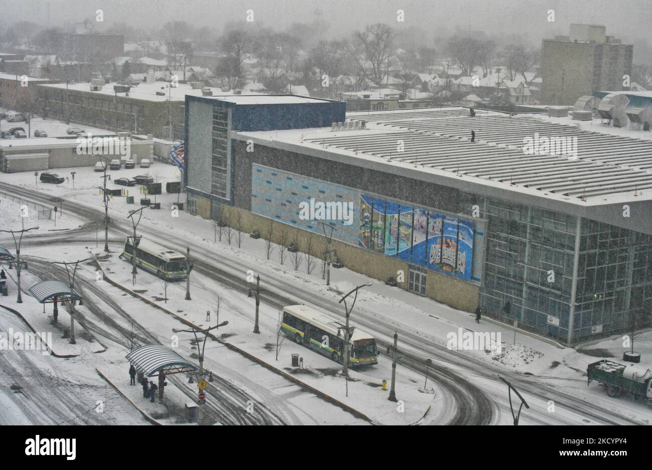 Am 3. März 2015 stürzte der Schneesturm große Mengen an Schnee, Schnee und eiskalten Regen auf die Stadt Windsor in Ontario, Kanada. Dieser Schneesturm warf zwischen 5-10 Zentimetern Schnee über weite Gebiete im Süden Ontarios. Der Schnee änderte sich später in eiskalten Regen, der mehrere Stromausfälle in der Region verursachte. (Foto von Creative Touch Imaging Ltd./NurPhoto) Stockfoto