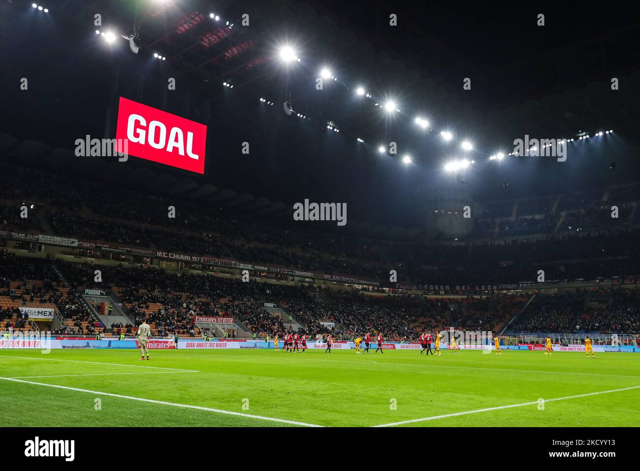 Ansicht des Stadions während des Fußballspiels der Serie A 2021/22 zwischen dem AC Mailand und AS Roma im Giuseppe-Meazza-Stadion, Mailand, Italien, am 06. Januar 2022 (Foto: Fabrizio Carabelli/LiveMedia/NurPhoto) Stockfoto