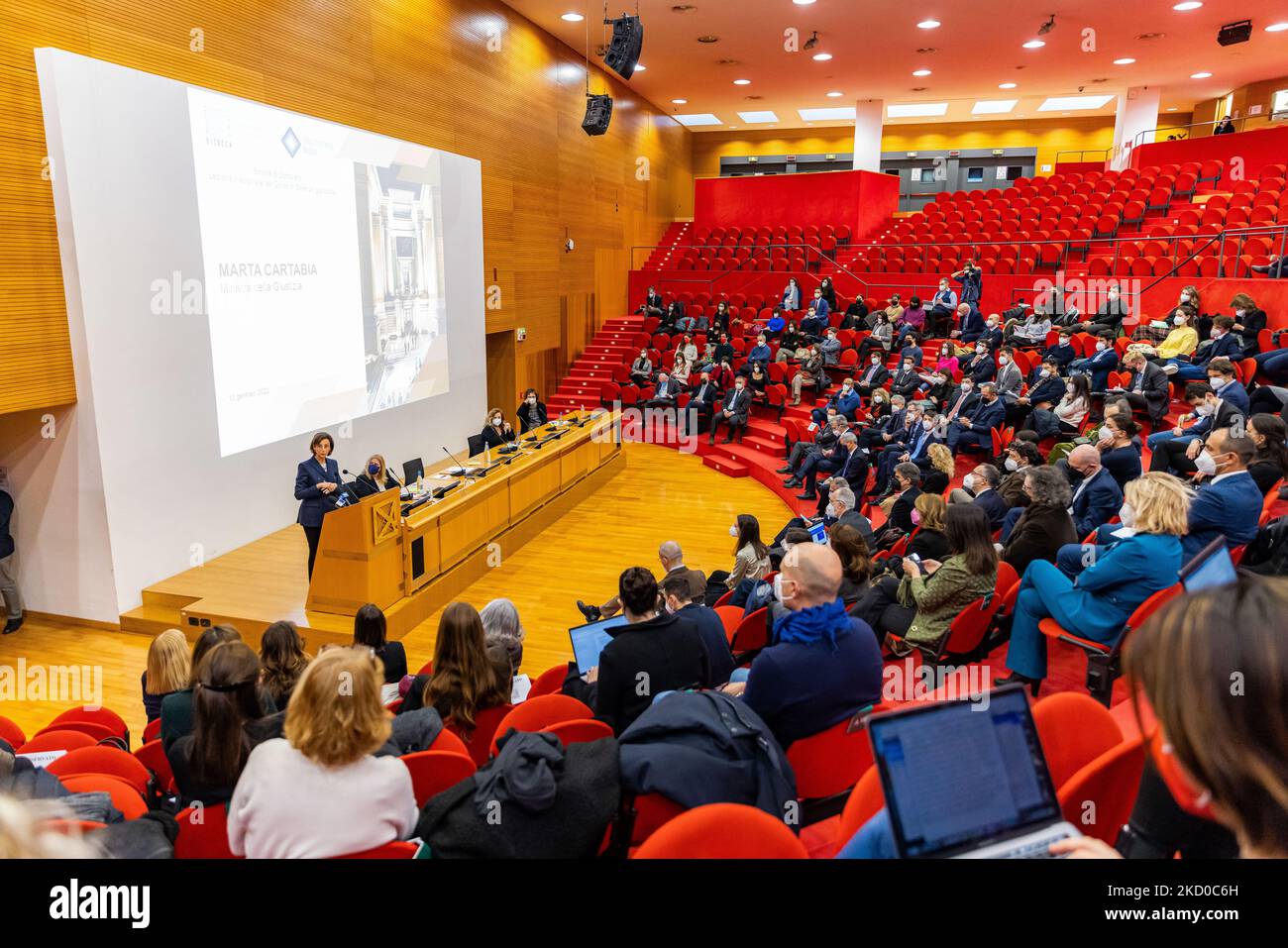 Die italienische Justizministerin Marta Cartabia nimmt an der Dove VA La Giustizia Teil? Veranstaltung im Università degli Studi di Milano Bicocca am 10. Januar 2022 in Mailand, Italien. (Foto von Alessandro Bremec/NurPhoto) Stockfoto