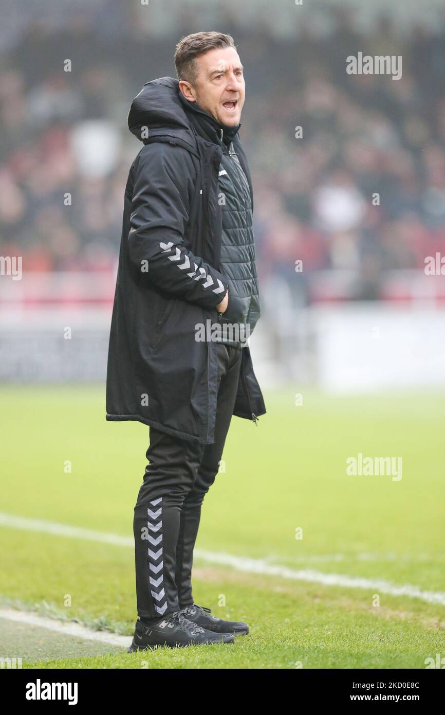 Northampton Town-Manager Jon Brady während des Spiels der Sky Bet League 2 zwischen Northampton Town und Forest Green Rovers im PTS Academy Stadium, Northampton, am Samstag, den 15.. Januar 2022. (Foto von John Cripps/MI News/NurPhoto) Stockfoto