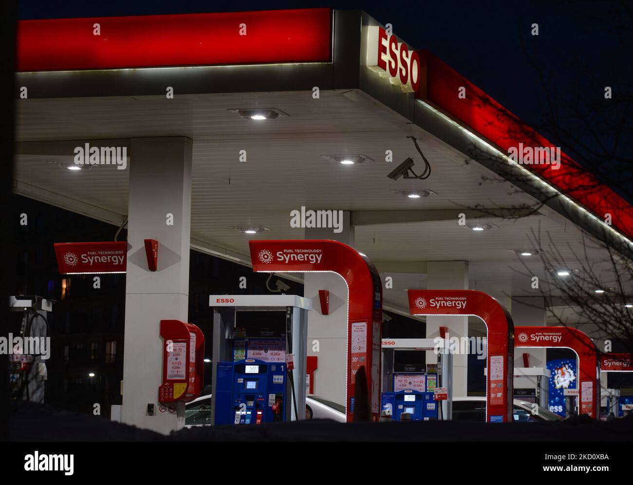 ESSO Tankstelle in South Edmonton. Am Donnerstag, den 20. Januar 2021, Kanada. (Foto von Artur Widak/NurPhoto) Stockfoto