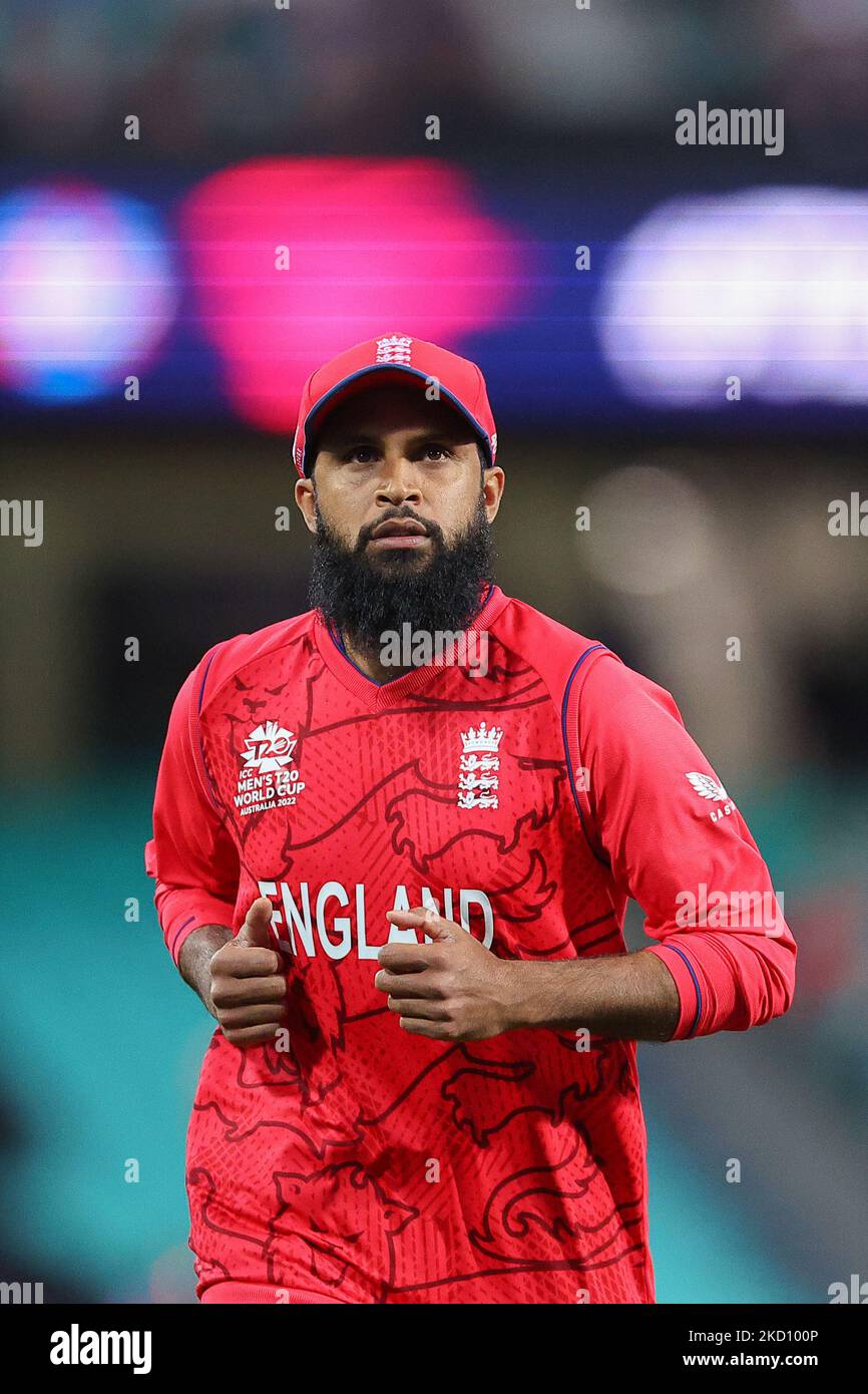 Sydney, Australien. 05.. November 2022. 5.. November, Sydney Cricket Ground, Sydney Australien: T20 International Cricket, Sri Lanka gegen England; Adil Rashid von England im Außenfeld Kredit: Action Plus Sports Images/Alamy Live News Stockfoto