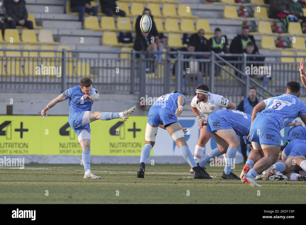 Will Chudley (Krieger) tritt beim Rugby Challenge Cup Zebre Rugby Club gegen Worcester Warriors am 22. Januar 2022 im Sergio Lanfranchi Stadion in Parma, Italien, in den Kasten (Foto: Massimiliano Carnabuci/LiveMedia/NurPhoto) Stockfoto