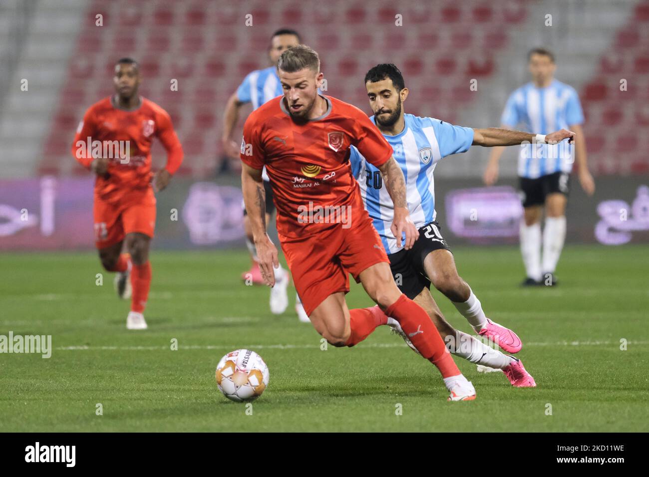 Toby Alderweireld (4) von Al Duhail in Aktion während des QNB Stars League-Spiels zwischen Al Duhail und Al Wakrah am 22. Januar 2022 im Grand Hamad Stadium in Doha, Katar. (Foto von Simon Holmes/NurPhoto) Stockfoto