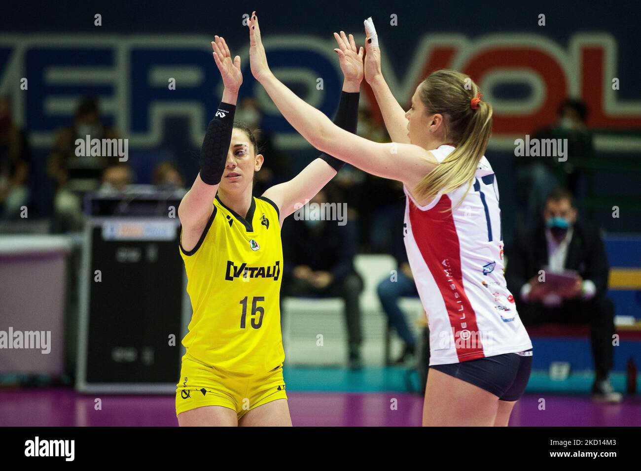 GIORGIA FARAONE und SARA LODA (Volley Bergamo) beim Volleyball Italian Serie A1 Frauenspiel Vero Volley Monza gegen Volley Bergamo 1991 am 23. Januar 2022 in der Arena di Monza in Monza (MB), Italien (Foto: Valerio Origo/LiveMedia/NurPhoto) Stockfoto