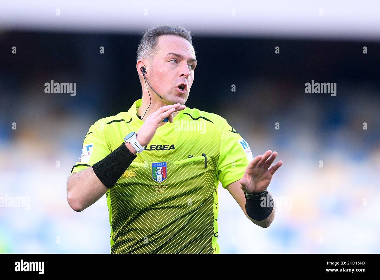 Schiedsrichter des Spiels Luca Pairetto Gesten während der Serie A Spiel zwischen SSC Napoli und US Salernitana 1919 im Stadio Diego Armando Maradona, Neapel, Italien am 23. Januar 2022. (Foto von Giuseppe Maffia/NurPhoto) Stockfoto