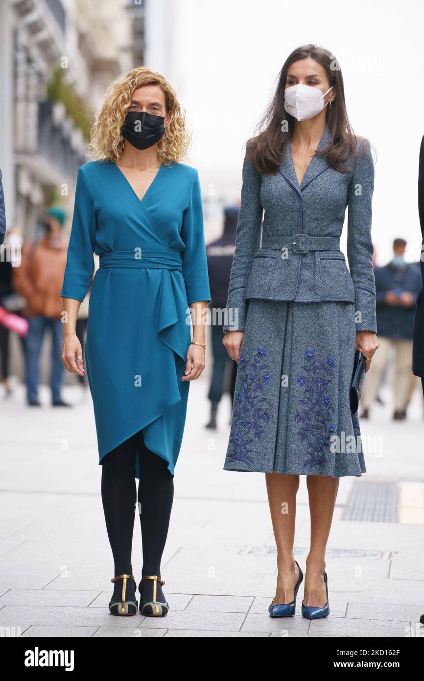 Der Präsident des Abgeordnetenkongresses, Meritxell Batet (L) und Königin Letizia von Spanien (R), nehmen am 24. Januar 2022 in Madrid, Spanien, an der Verleihung der Ehrenmedaille 2021 der Königlichen Akademie der Schönen Künste von San Fernando Teil. ( (Foto von Oscar Gonzalez/NurPhoto) Stockfoto