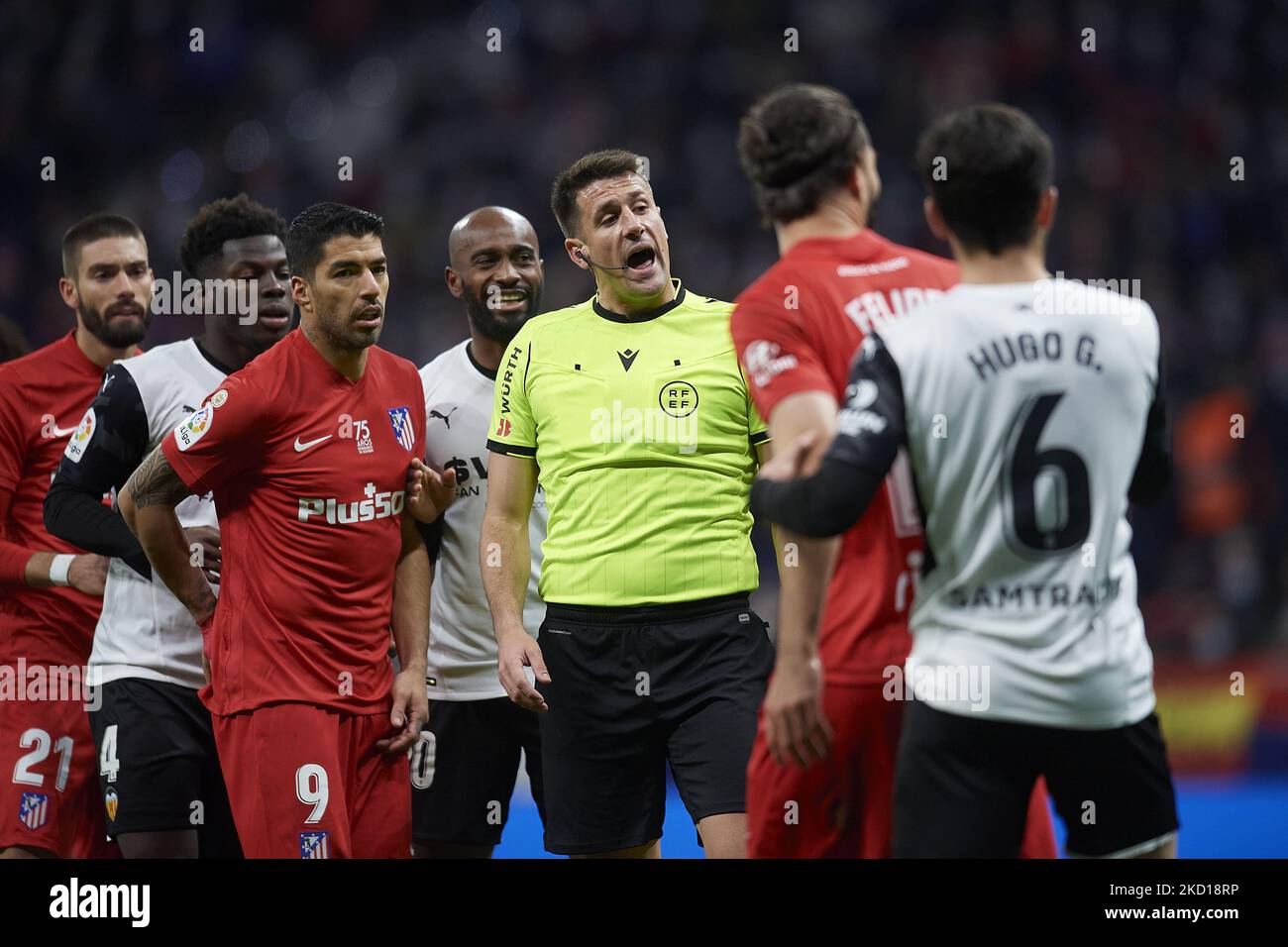 Schiedsrichter isidro diaz Fotos und Bildmaterial in hoher Auflösung