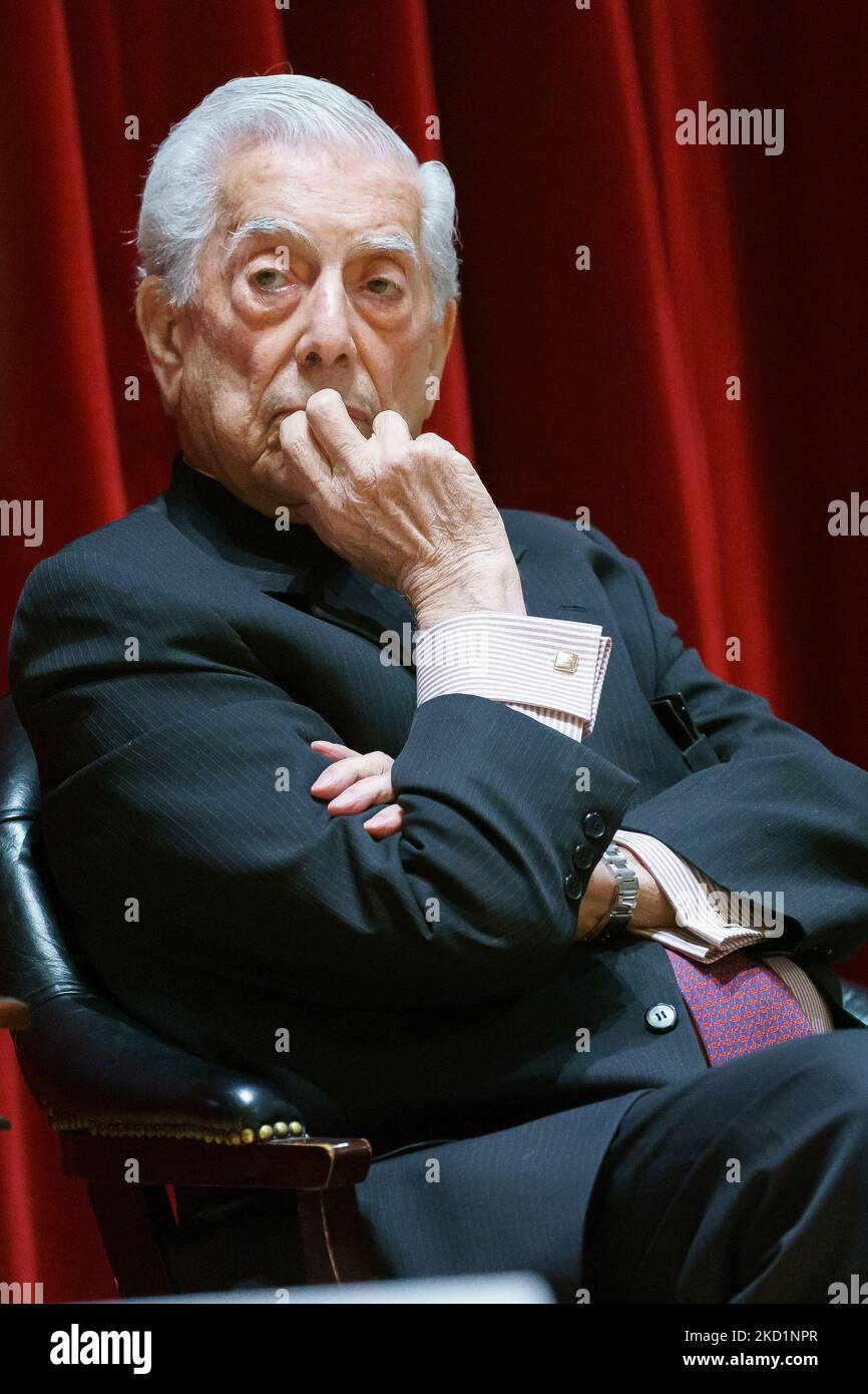 Mario Vargas Llosa nimmt am Forum der Iberoamerikanischen Kommission in Madrid Teil 1. Februar 2022 Spanien (Foto: Oscar Gonzalez/NurPhoto) Stockfoto